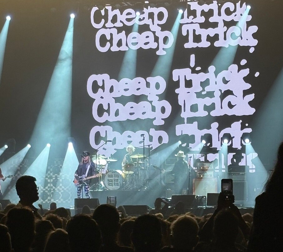 Hertz Arena-埃斯特罗必去景点