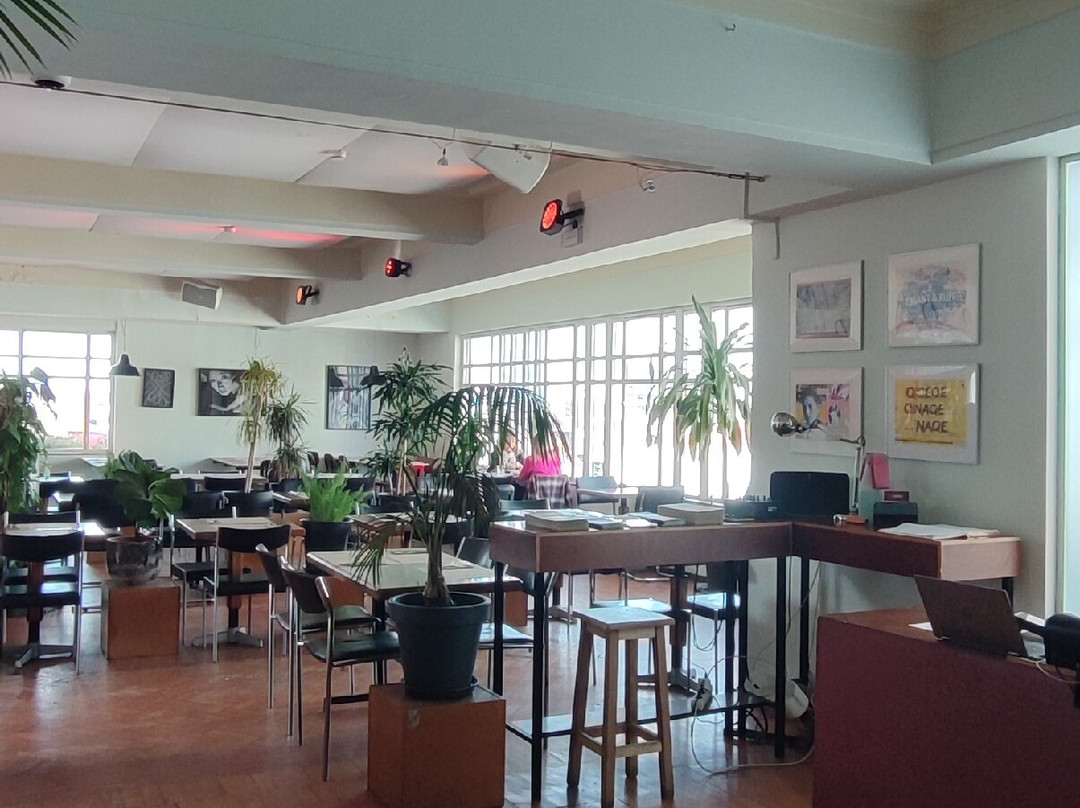 Maus Hábitos-波尔图必去景点