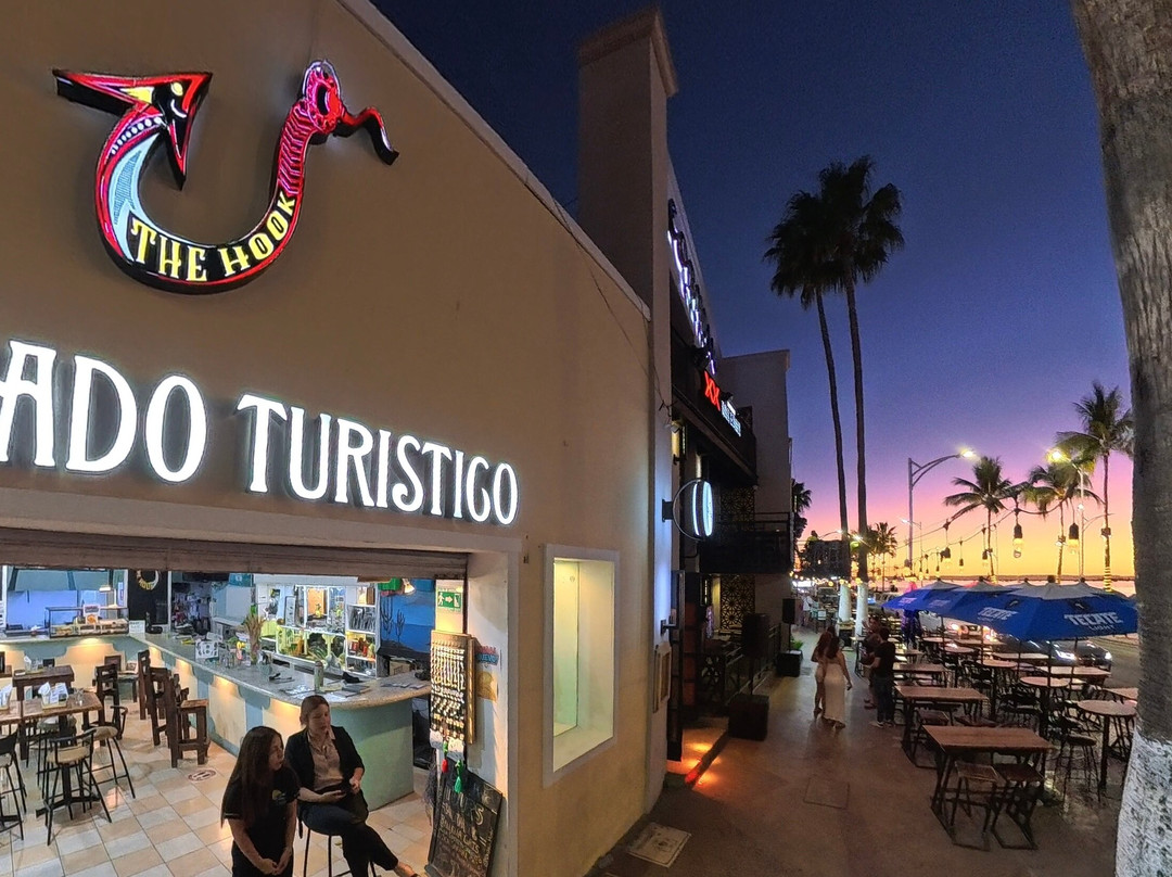 The Hook Expereinces & Mercado Turistico-拉巴斯必去景点