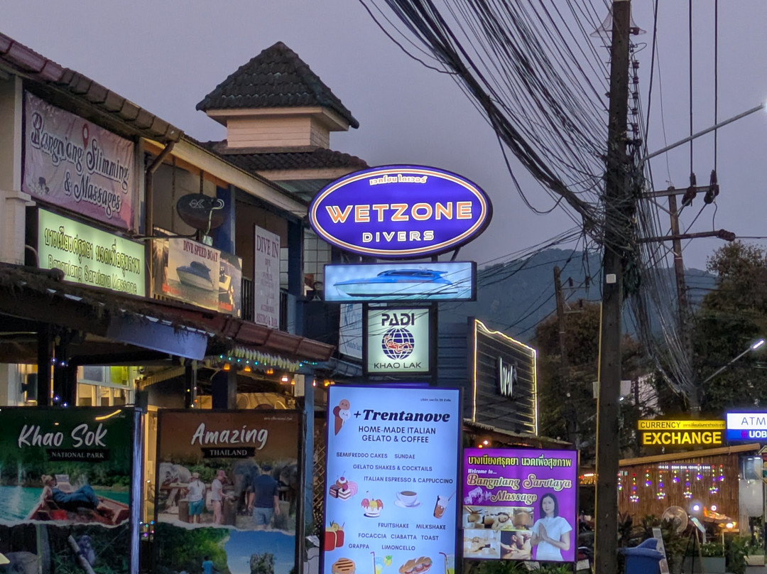 Wetzone Divers-拉克山必去景点