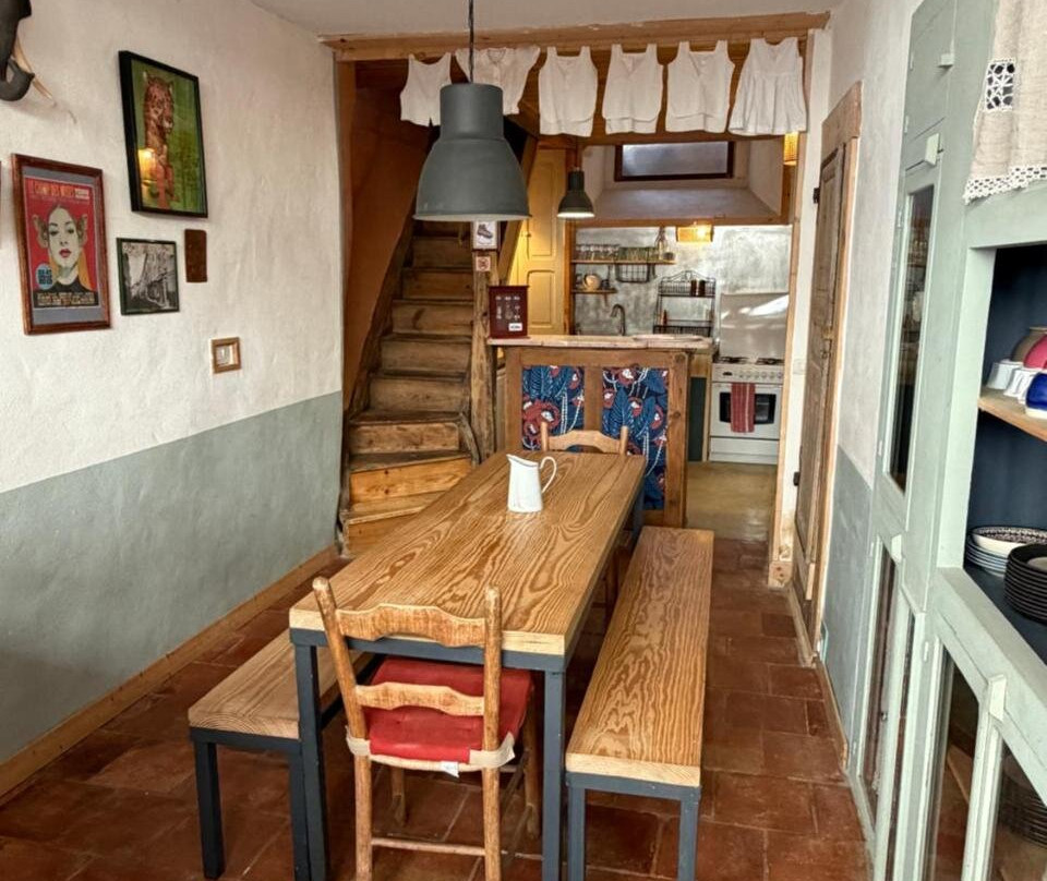 Le Monastier-sur-Gazeille酒店住宿-File Dans Ta Chambre