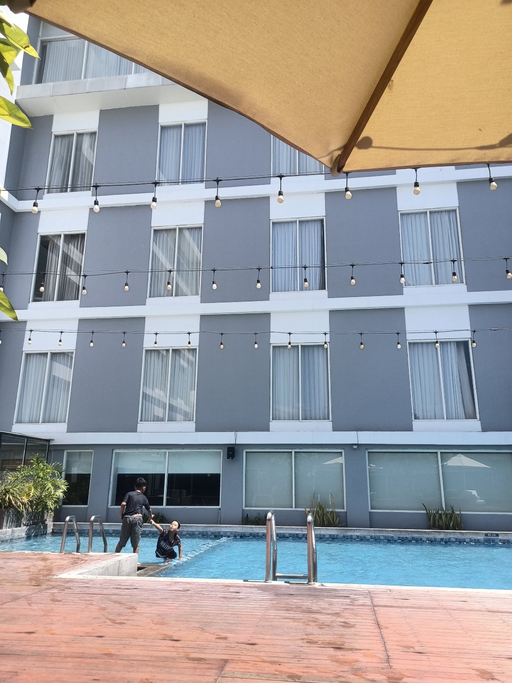 巴苏鲁安登高高级酒店-旅行者