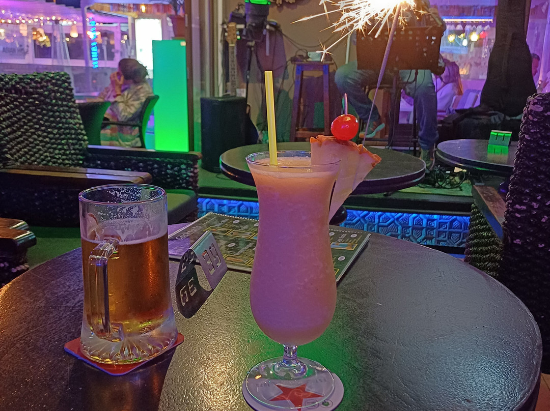 Marcos Bar-卡门港必去景点