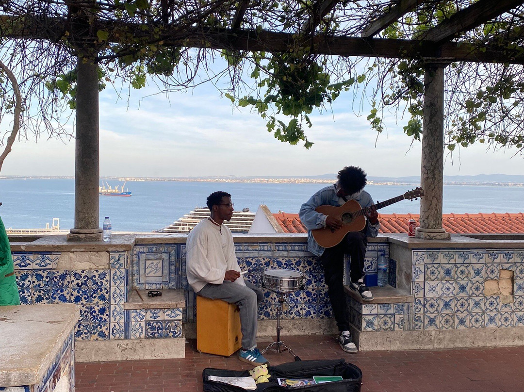 Miradouro de Santa Luzia-里斯本必去景点