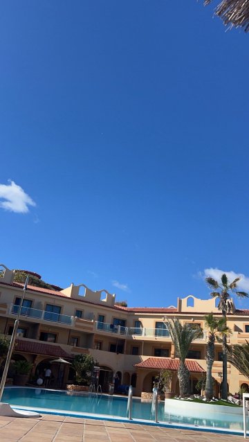 厄尔巴露西亚运动套房酒店-旅行者
