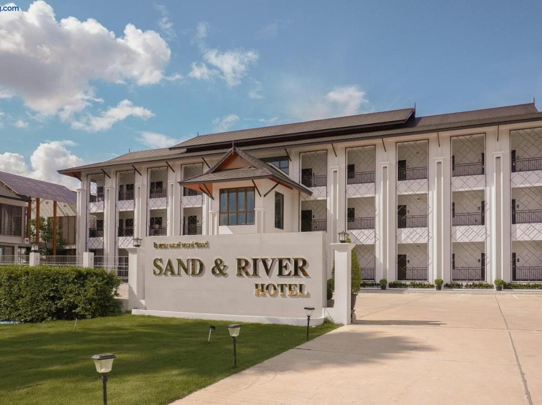 Sand & River Hotel