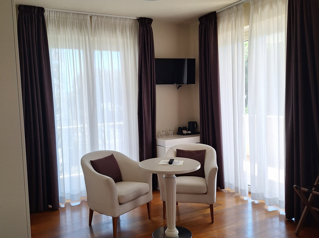 Exclusive - Hotel & Apartments主图