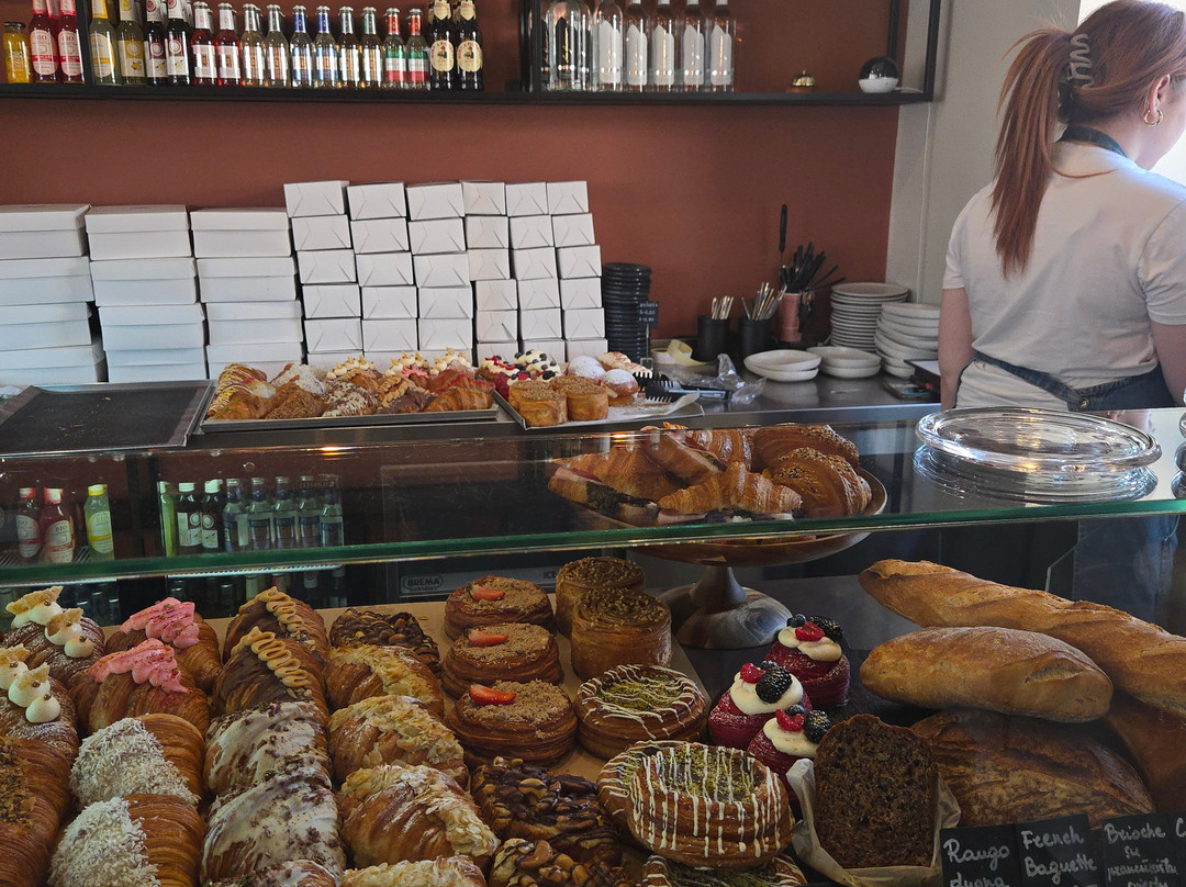 Cremia Cafeteria Gelateria Bakery