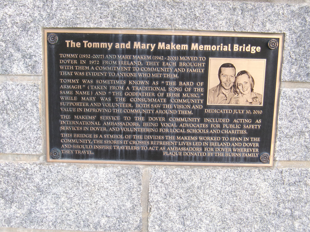Tommy & Mary Makem Memorial Bridge-Dover必去景点