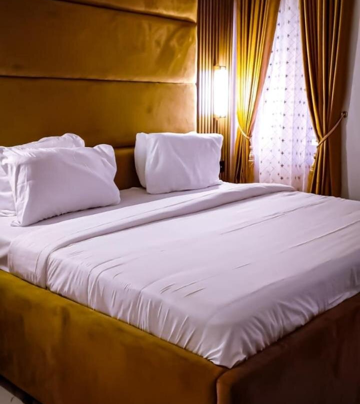 Enuana Hotel And Suite