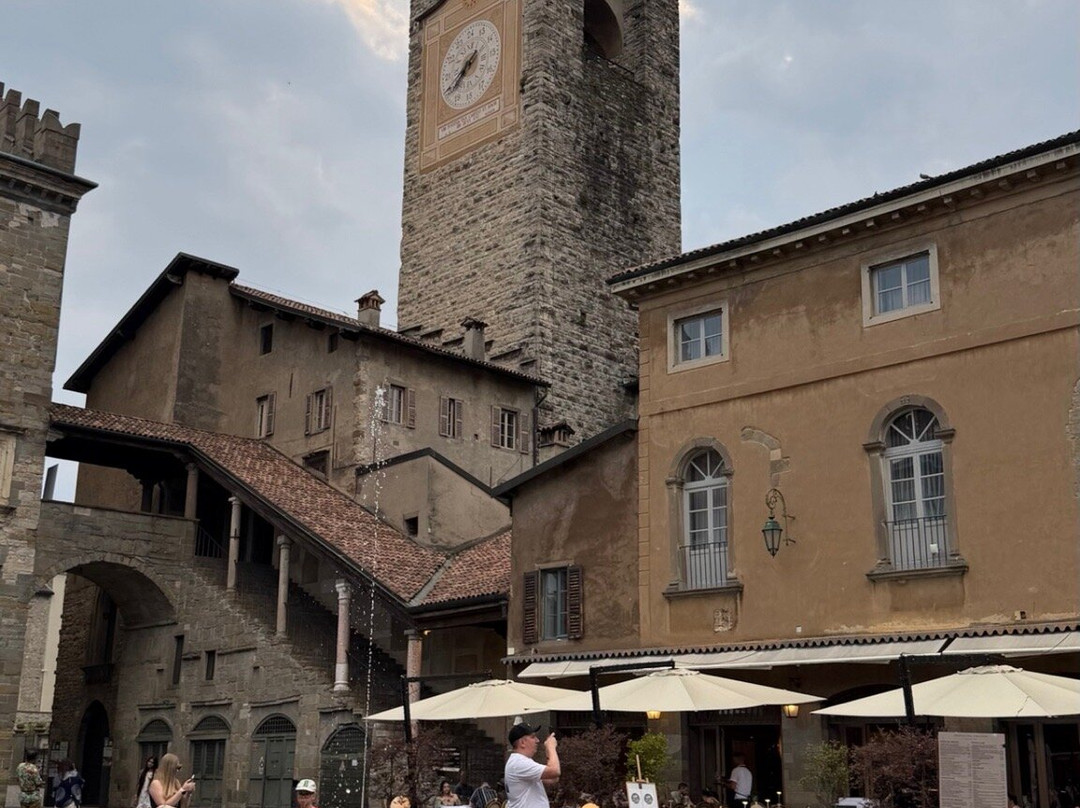 Piazza Vecchia-贝加莫必去景点