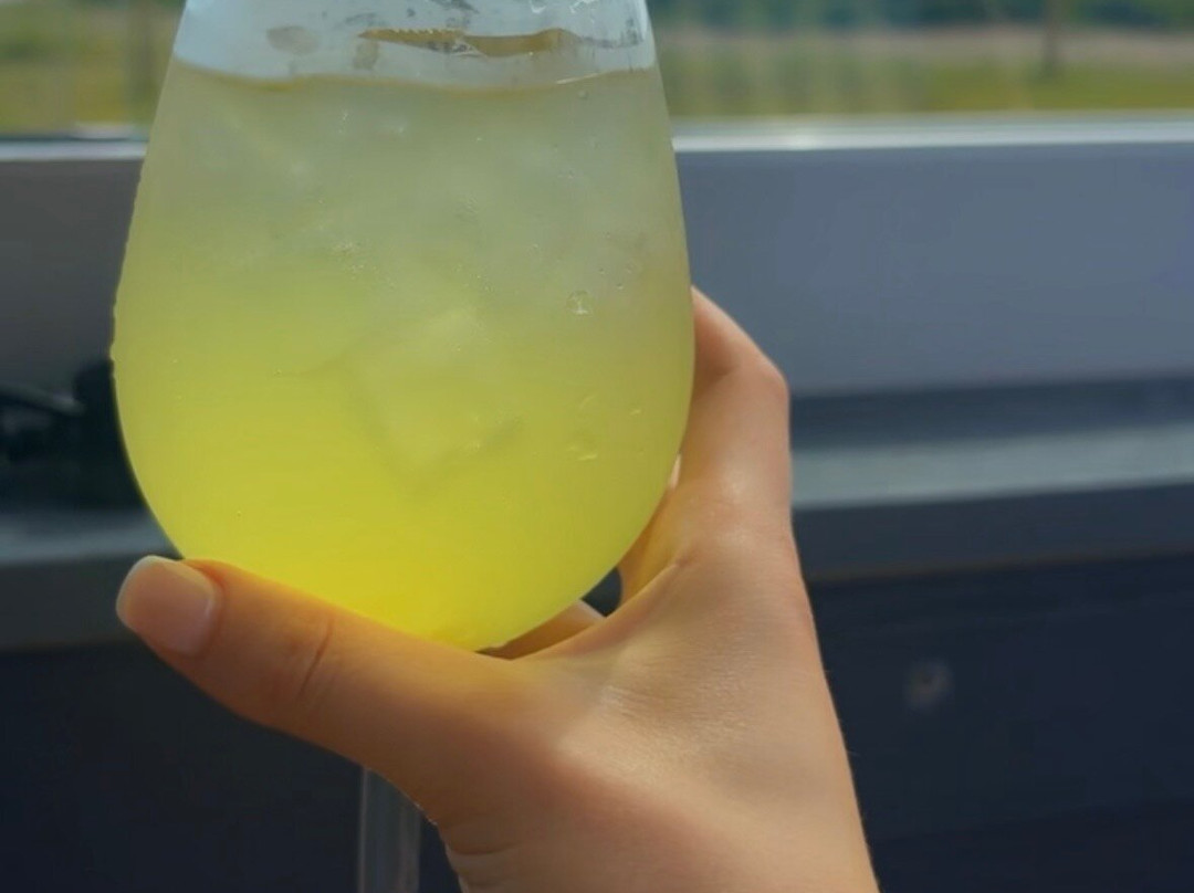 水边酒店主图