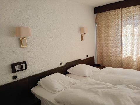 大香槟酒店-旅行者