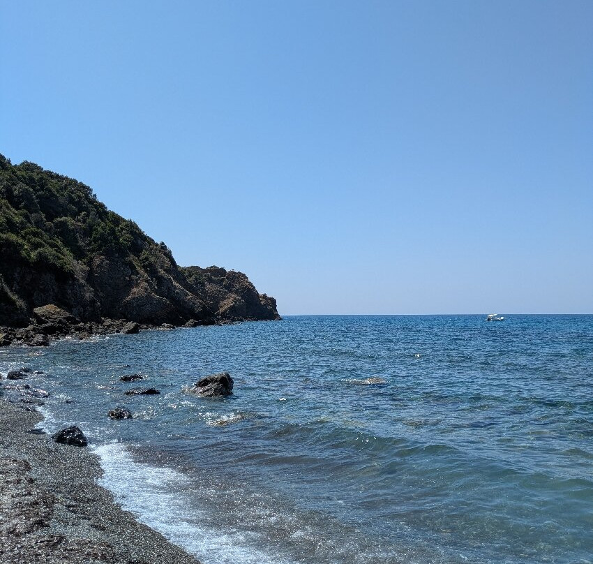 Spiaggia di Calamoresca-皮翁比诺必去景点