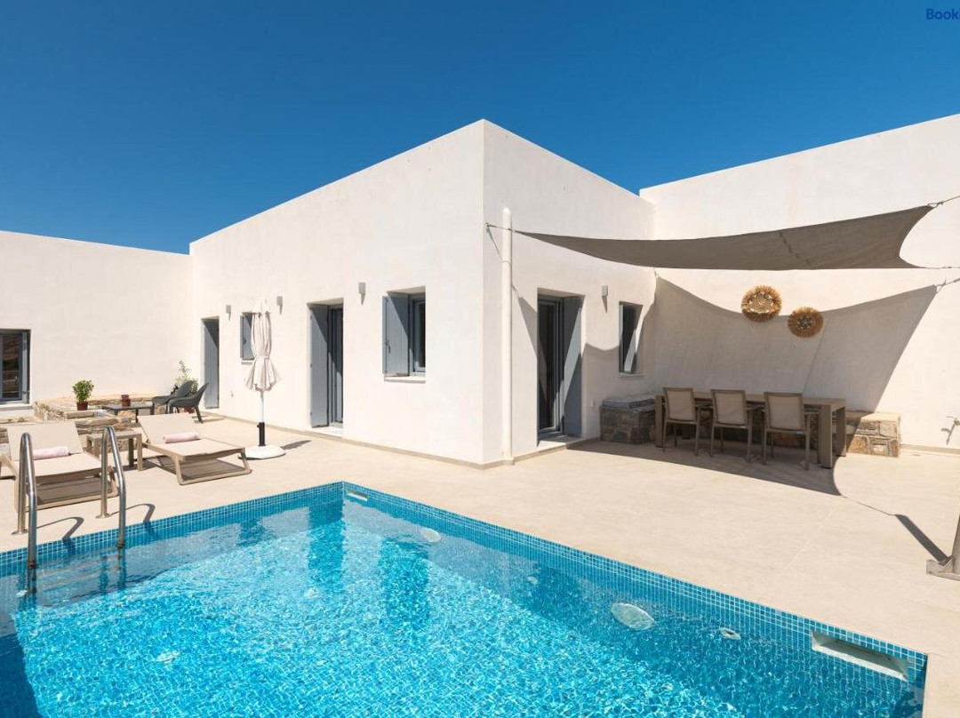 KamaresCozySuites