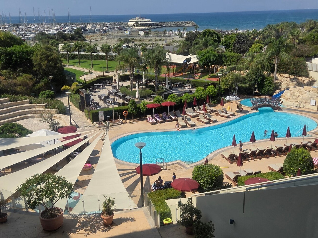 St Raphael Resort主图