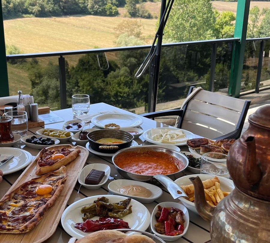 Yeşiloğlu Restaurant Çakallı