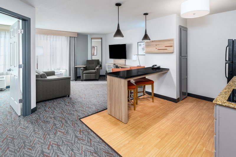 Candlewood Suites 拉夫兰主图