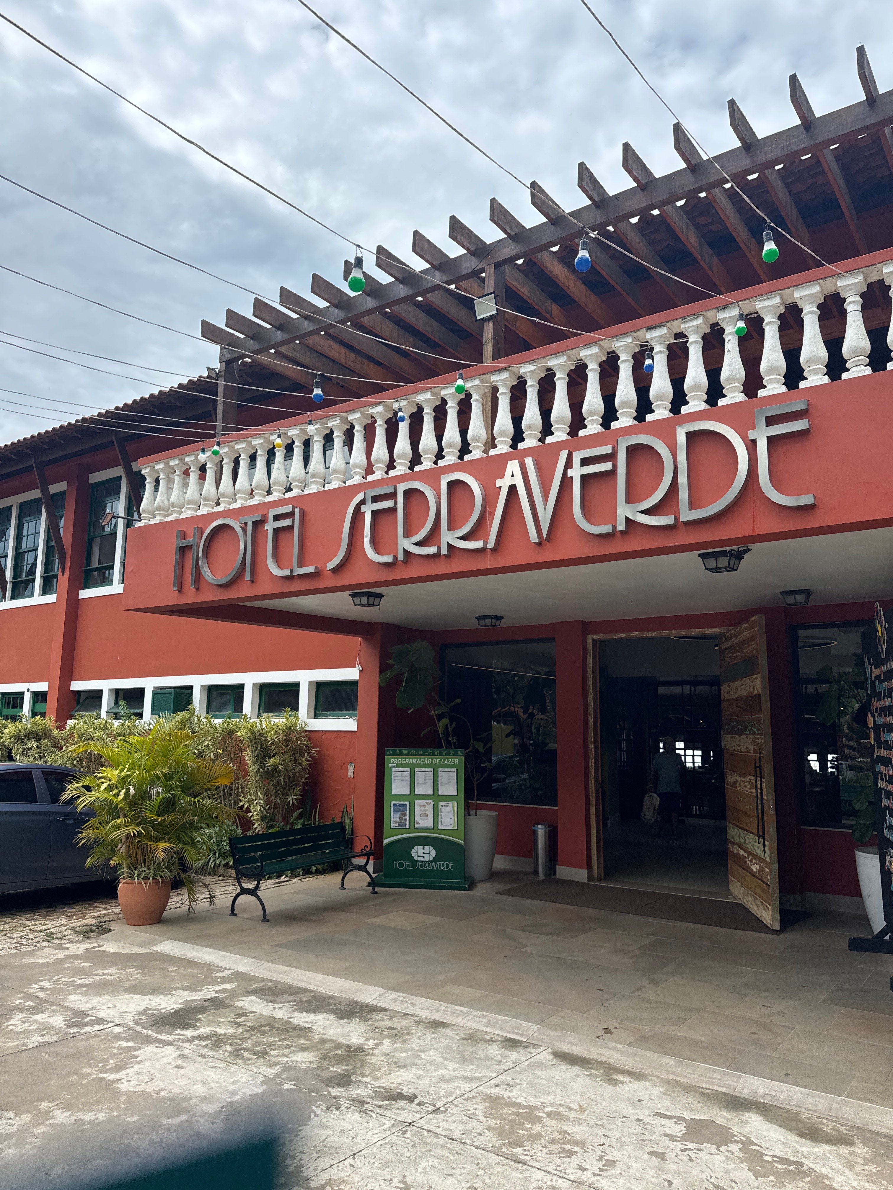 瑟拉威尔迪酒店-旅行者
