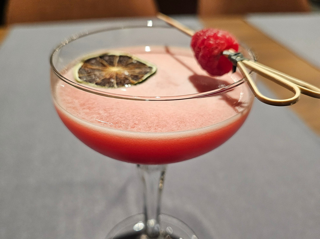 尤尔马拉温泉酒店主图