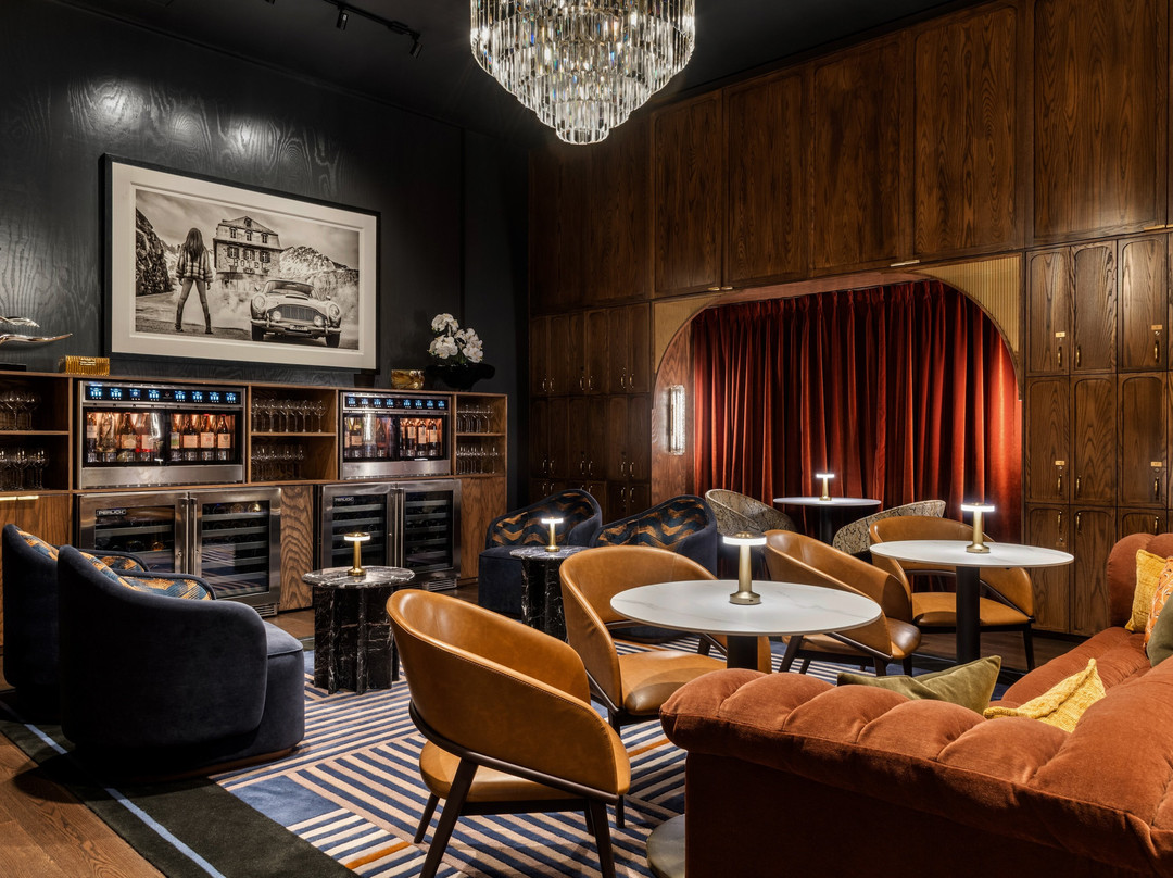 Magnum Speakeasy