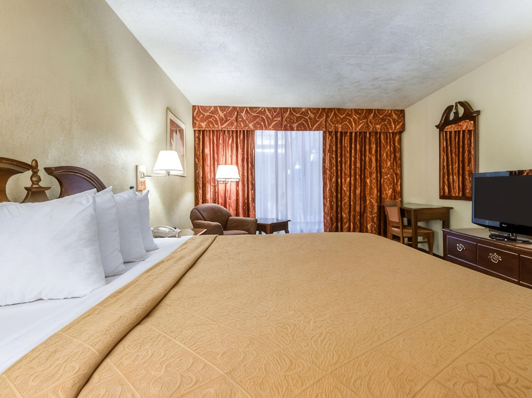 萨默塞特酒店住宿-Quality Inn & Conference Center