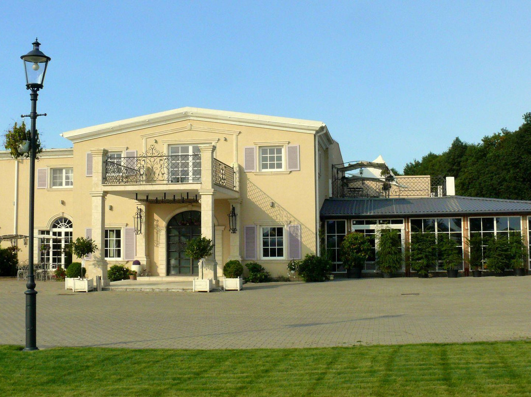 Nasielsk酒店住宿-Riviera Resort