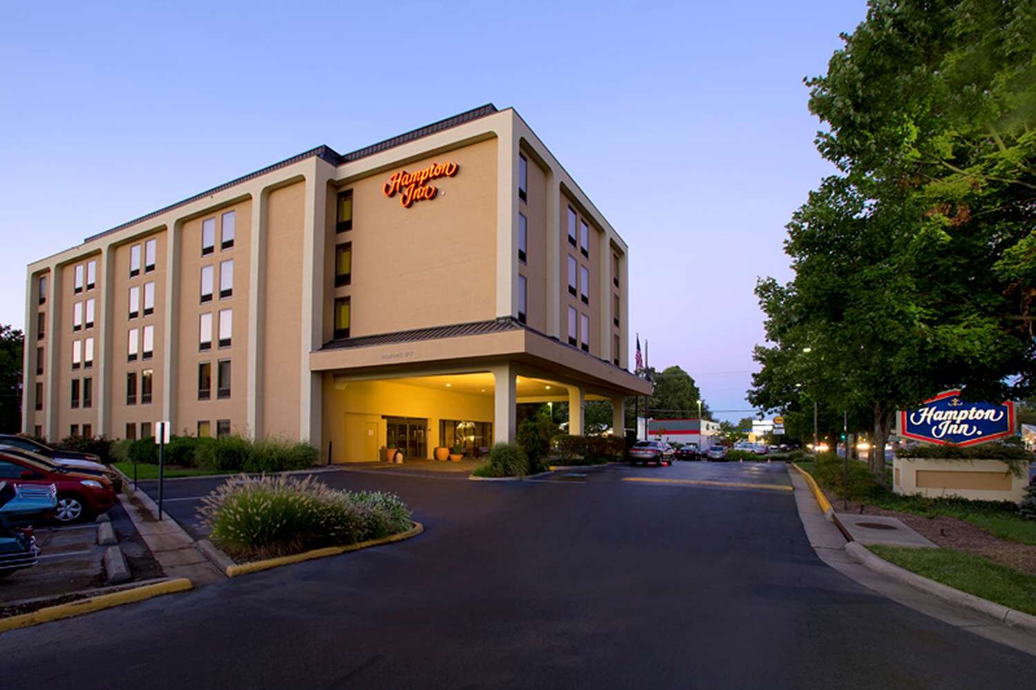 Hampton Inn Fairfax City-官方