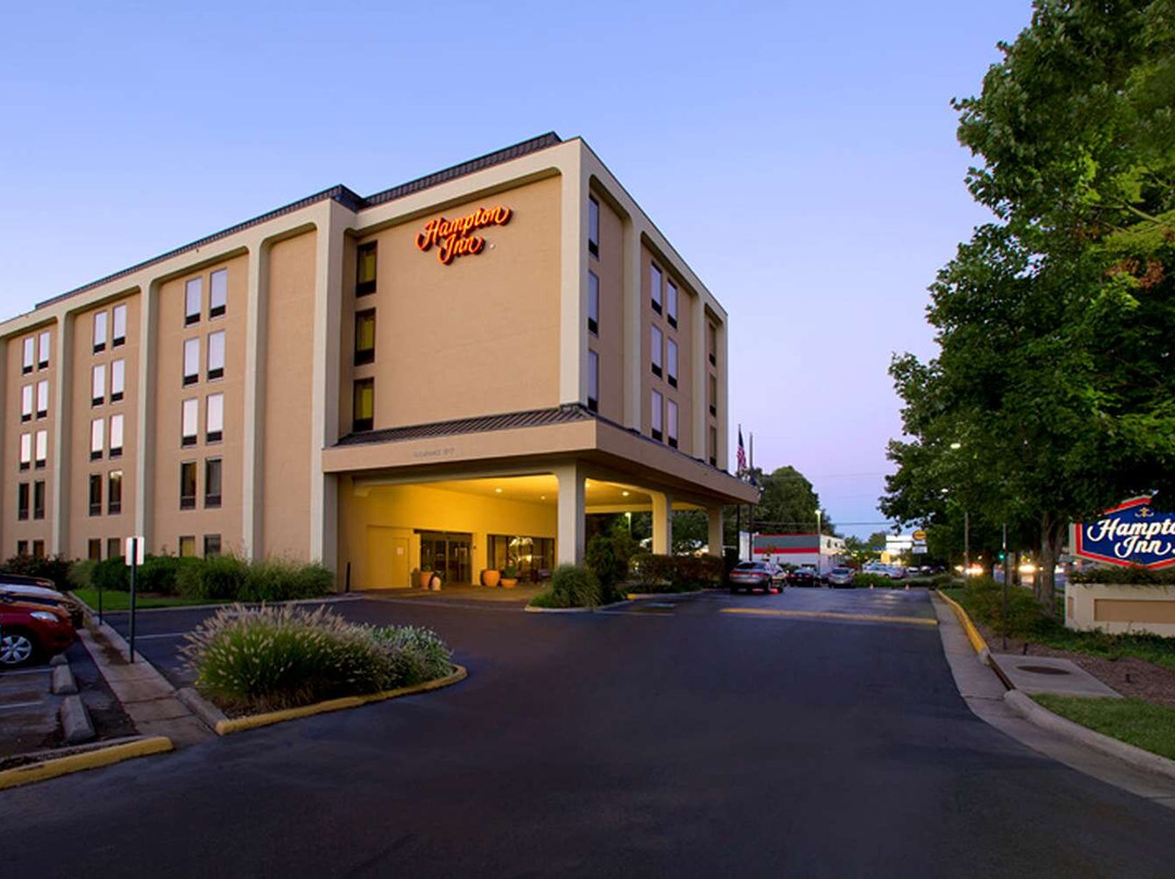 Hampton Inn Fairfax City主图