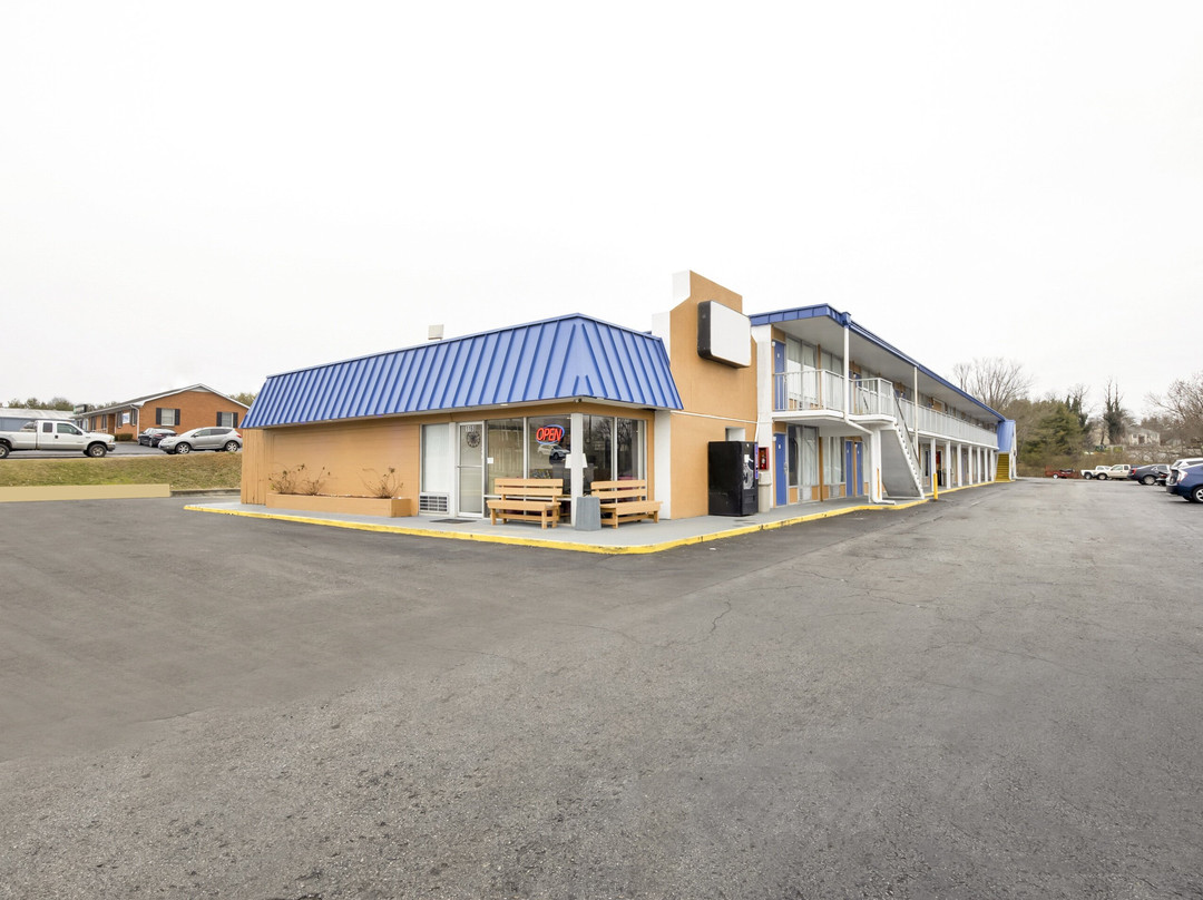 OYO Hotel Wytheville I-77 & I-81