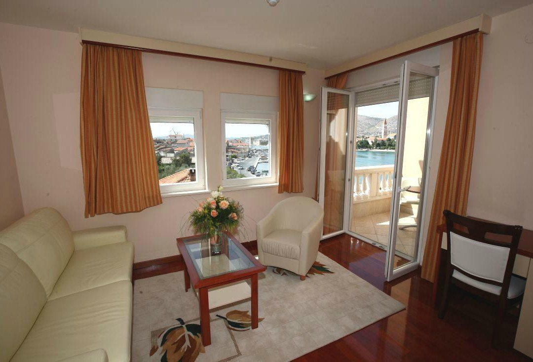 特罗吉尔酒店住宿-HOTEL TROGIR PALACE
