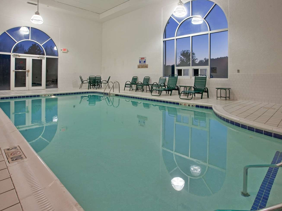 Country Inn & Suites by Radisson, Somerset, KY主图