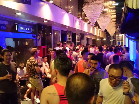 DJ站酒吧-曼谷必去景点