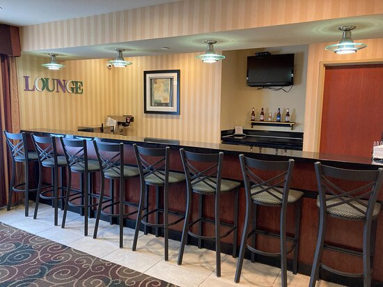 奥什科什科宝斯通旅馆&套房酒店主图