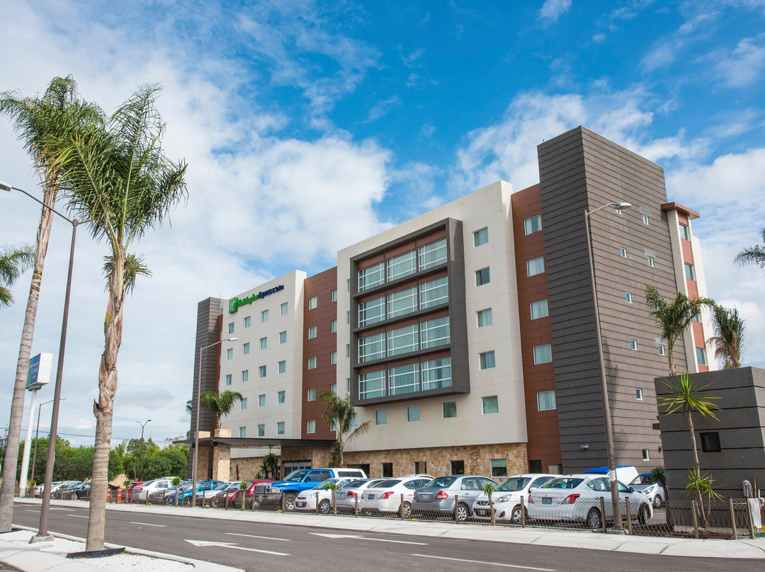 Holiday Inn Express & Suites Celaya By IHG主图