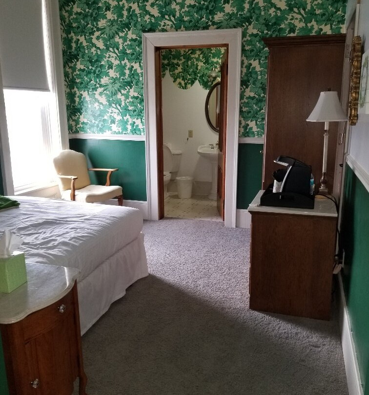 Decker Hotel And Bar主图