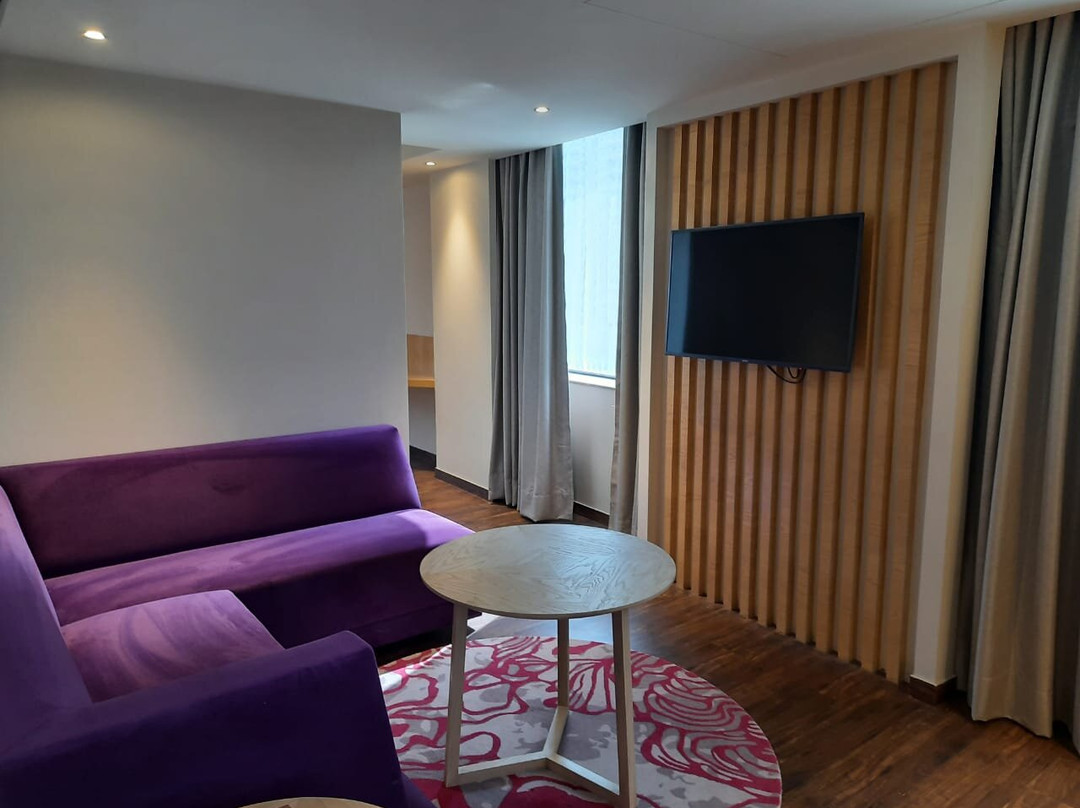 The Gaurs Sarovar Premiere主图