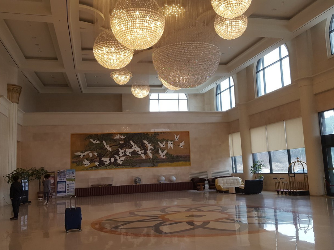 太阳谷度假村主图