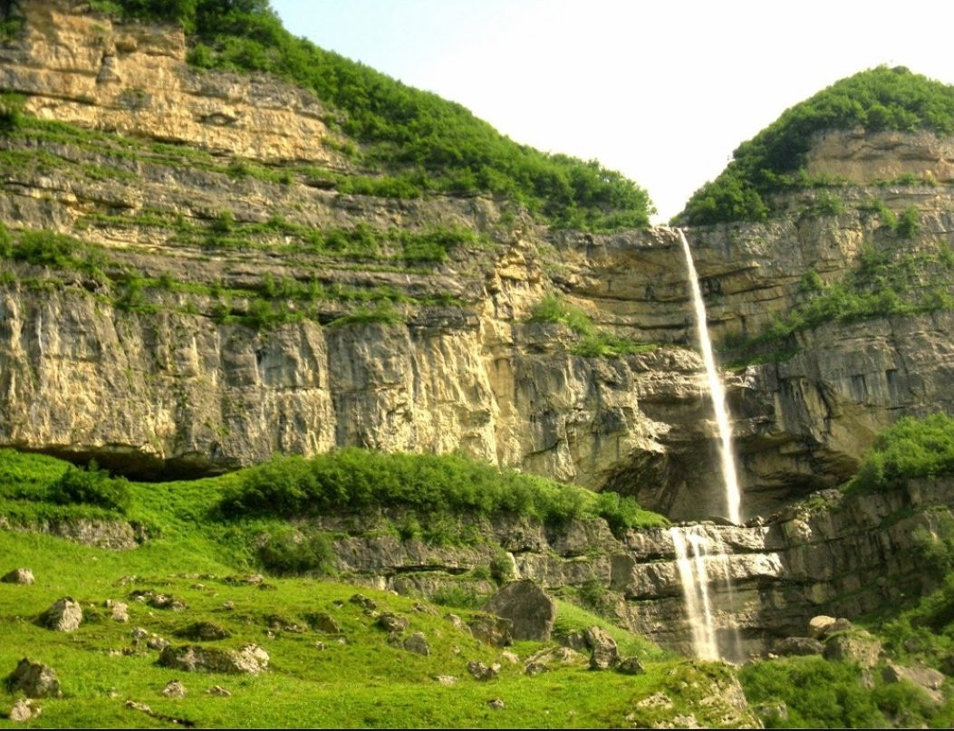 Laza Waterfalls景点图片