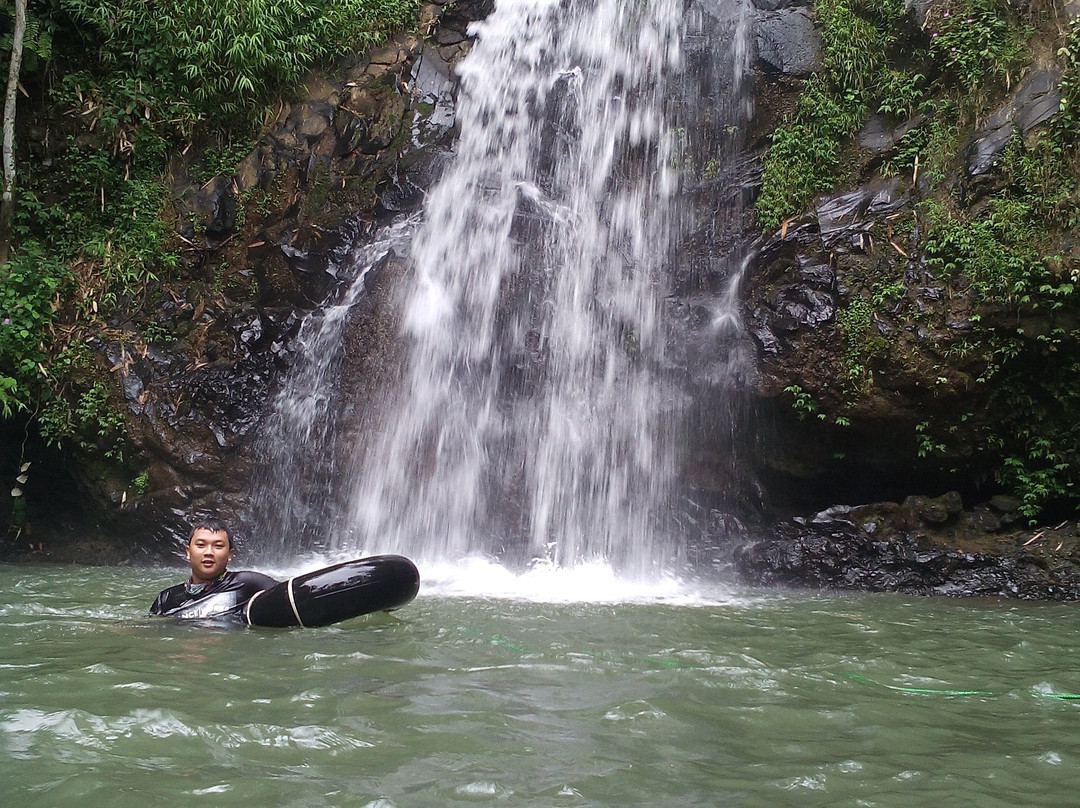 Ciangin Waterfall景点图片