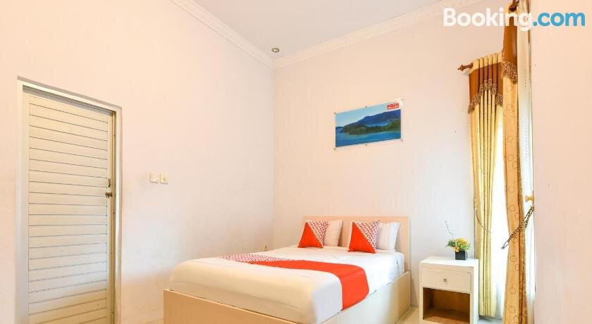 OYO 1074 Homestay Rumah Puti