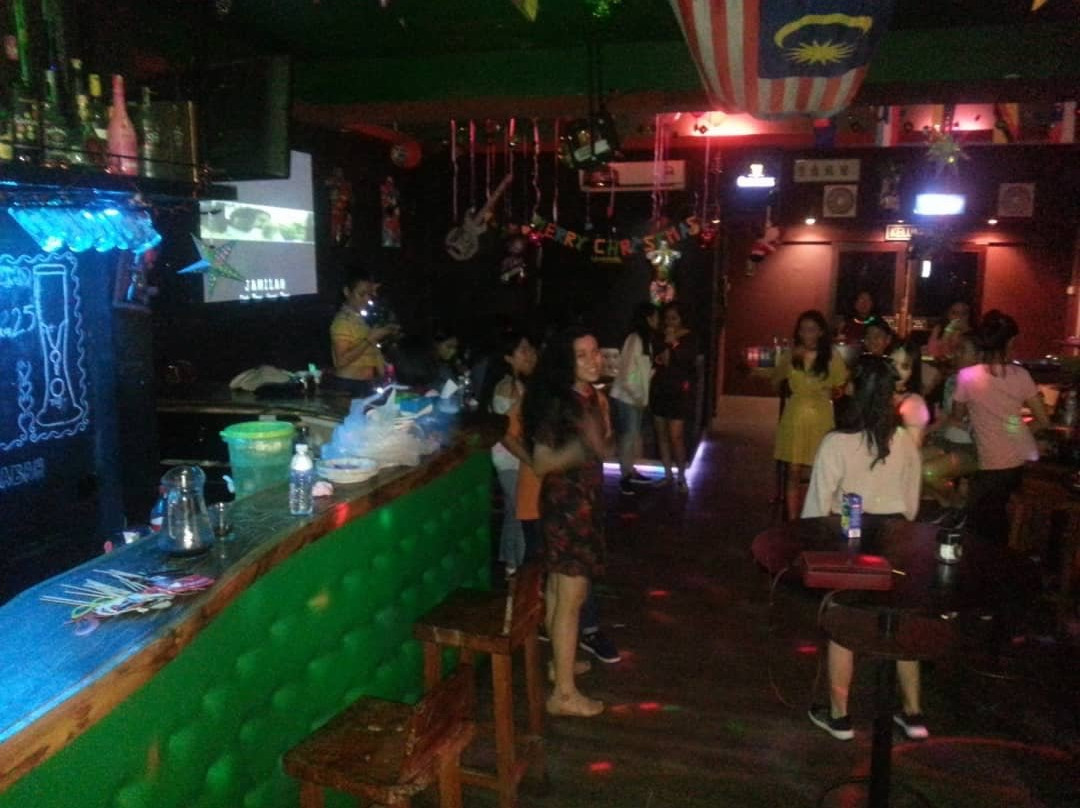 Lundouz Karaoke & Bar景点图片