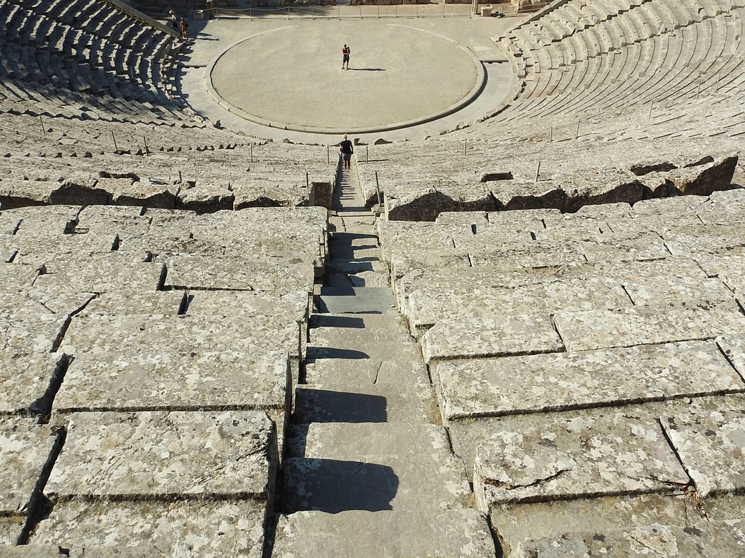 The Ancient Theatre of Epidaurus-埃皮达鲁斯必去景点