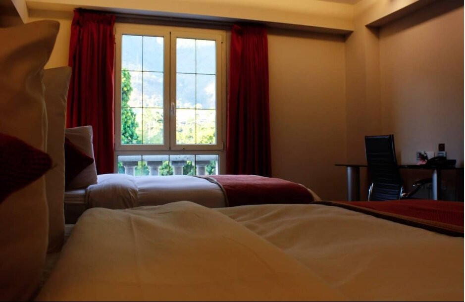 阿塔米拉村套房酒店主图