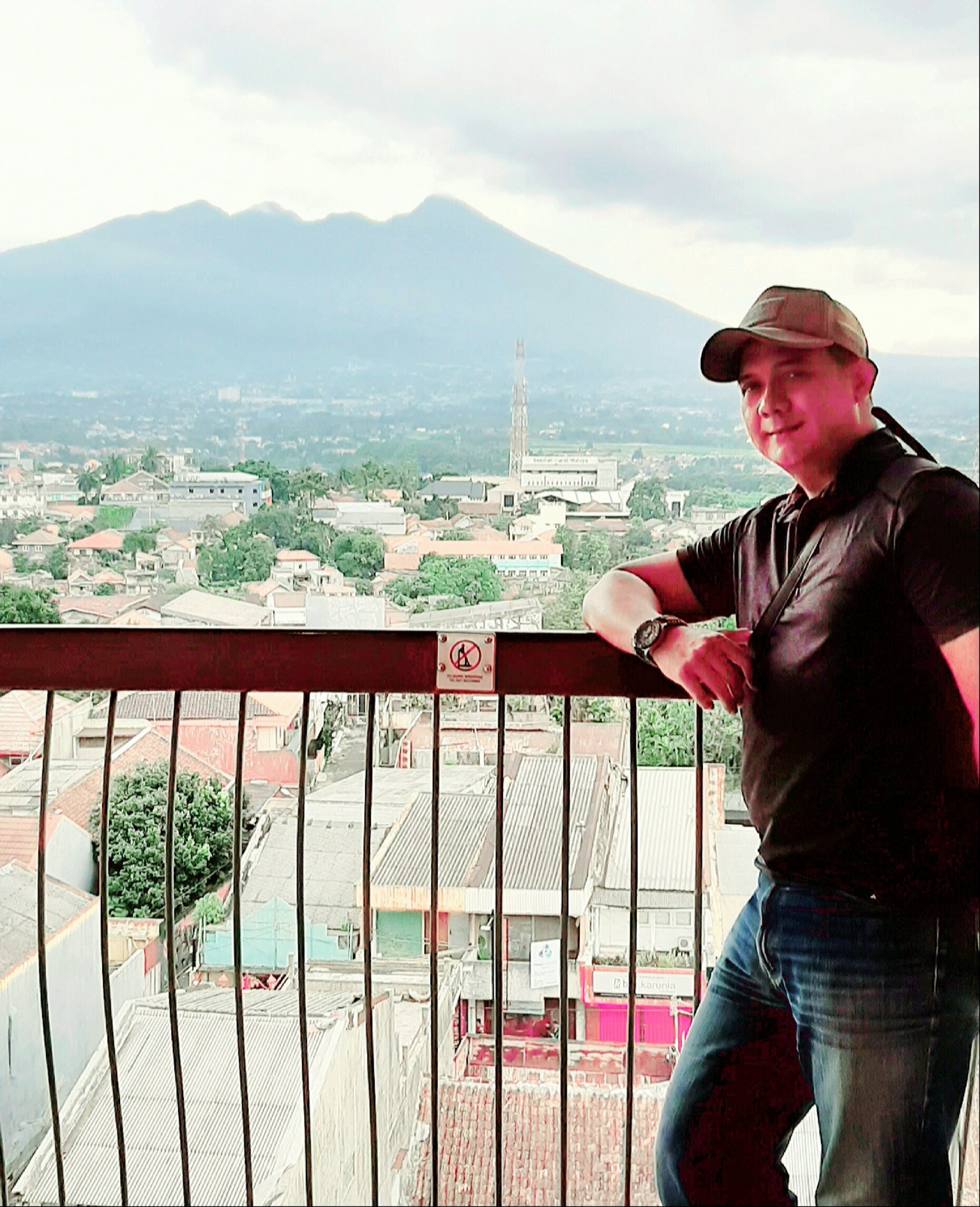 The 1O1 Bogor Suryakancana-portrait