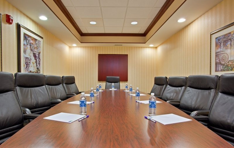 Holiday Inn Express & Suites Dayton-Centerville by IHG主图