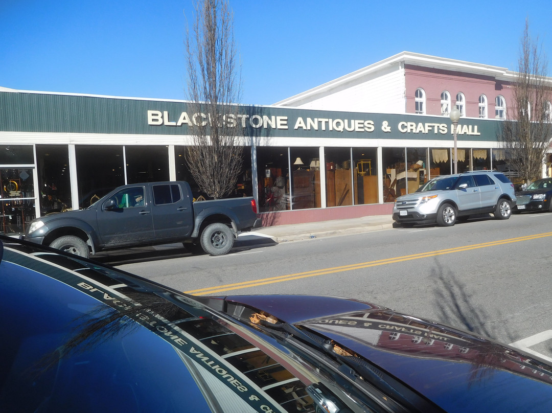 Blackstone Antiques & Crafts Mall景点图片