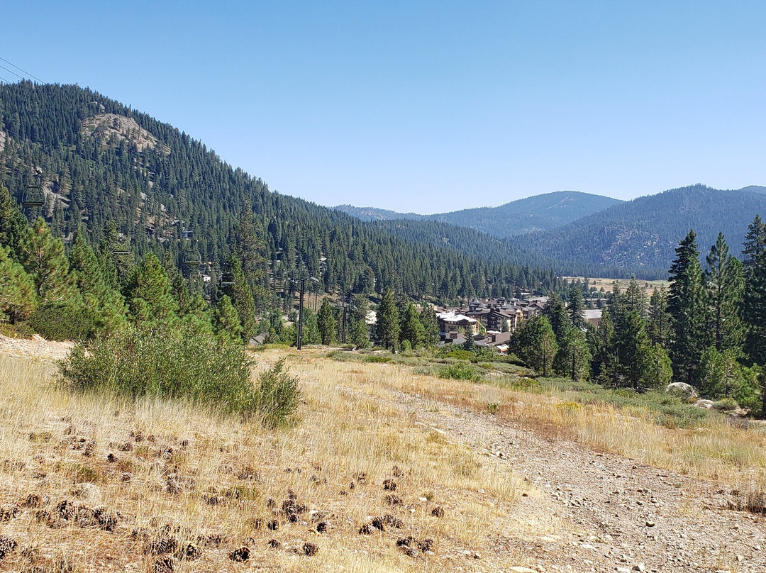 Palisades Tahoe Lodge主图