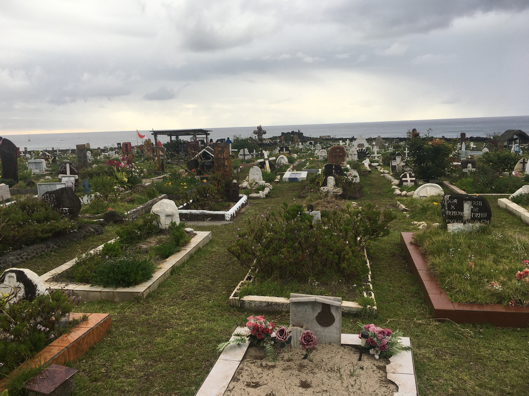Cementerio de Isla de Pascua-安加罗阿必去景点
