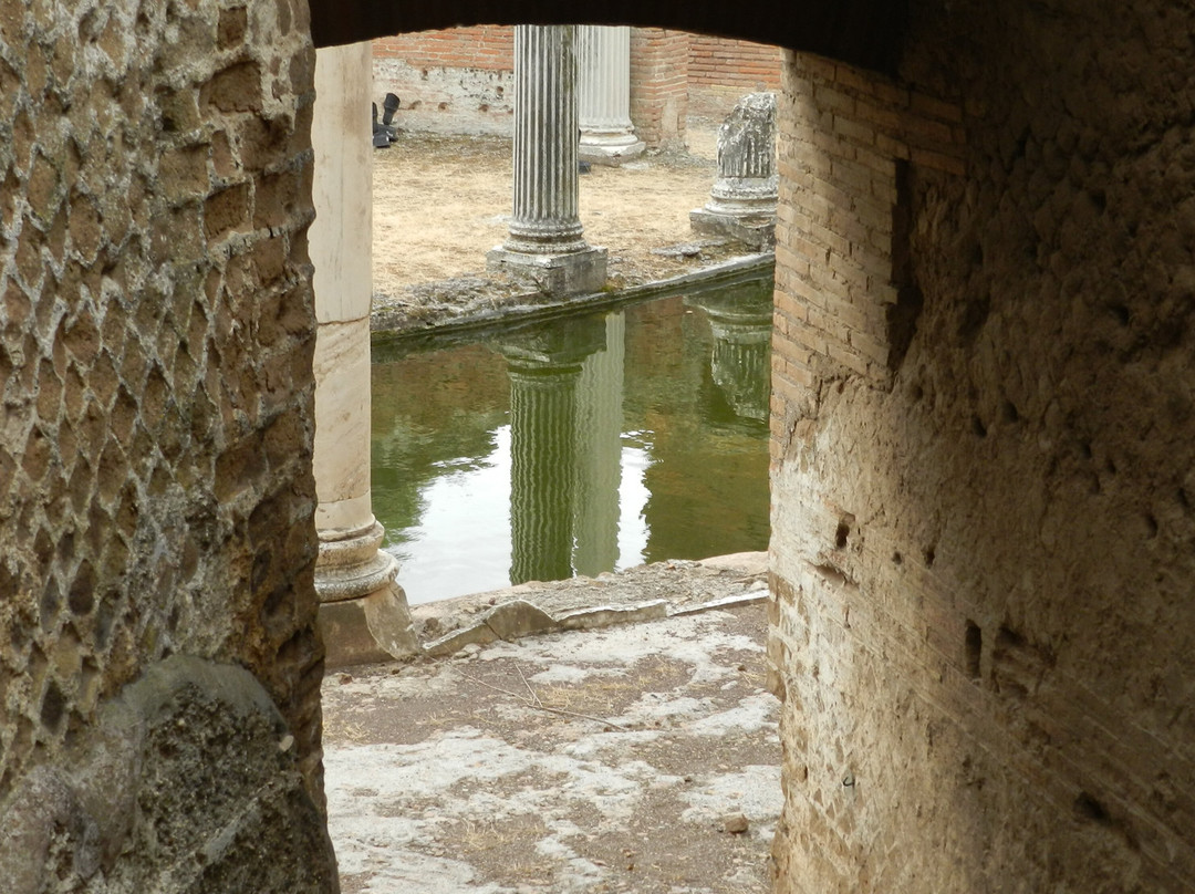 Teatro Marittimo (villa Adriana )-蒂沃利必去景点